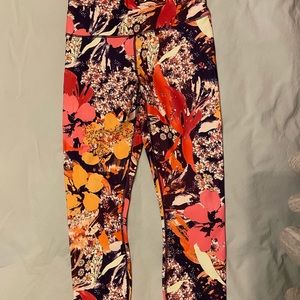 (Sold) NWT Fabletics high-waisted compression capri